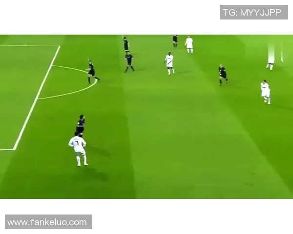 足球巨星街头精彩瞬间 探秘球场之外的另一面世界